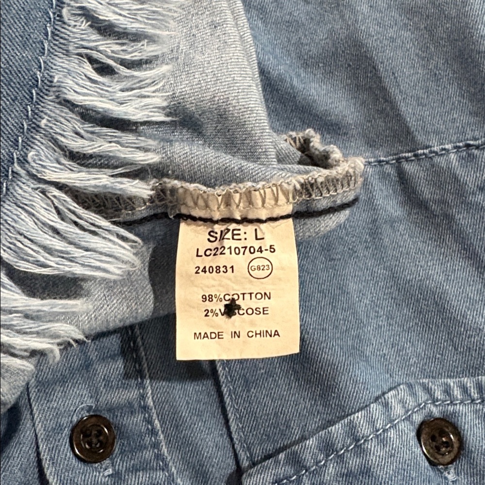 Sleeveless Denim Button-Front Dress in Blue - Picture 7 of 8